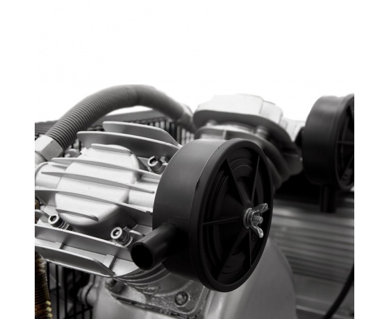 Фото 8 - Компрессор двухцилиндровый ременной 2.5кВт 396л/мин 10бар 100л (2 крана) SIGMA (7044151)