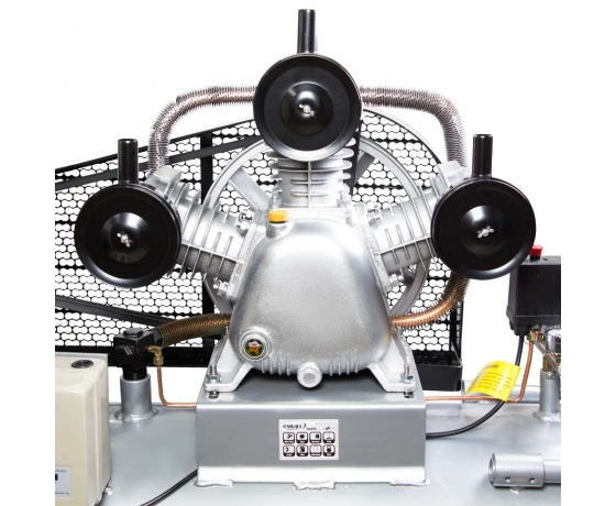 Фото 4 - Компрессор ременной трехцилиндровый 380В 5.5кВт 865л/мин 10бар 200л SIGMA (7044761)