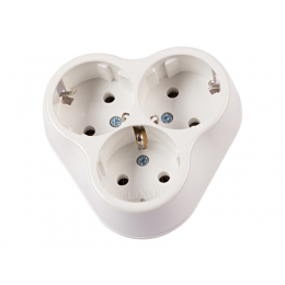 Тройная розетка Luxel с заземлением (1021) белая