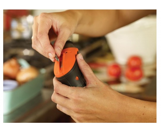 Фото 6 - Викрутка акумуляторна Black+Decker Li-ion 3.6 В 1.5 Агод з підсвіткою + змінна кутова насадка