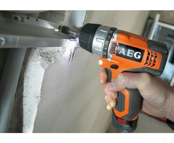 Фото 3 - Шуруповерт-дриль акумуляторний AEG Li-Ion 12 В 1.5 Агод 34 Нм + 2 акумулятора (4935448464)