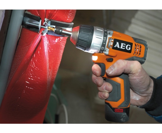 Фото 4 - Шуруповерт-дриль акумуляторний AEG Li-Ion 12 В 1.5 Агод 34 Нм + 2 акумулятора (4935448464)
