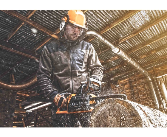 Фото 3 - Пила ланцюгова безщіткова акумуляторна AEG: Li-Ion 18 В, шина- 30 см (БЕЗ АКУМУЛЯТОРА)