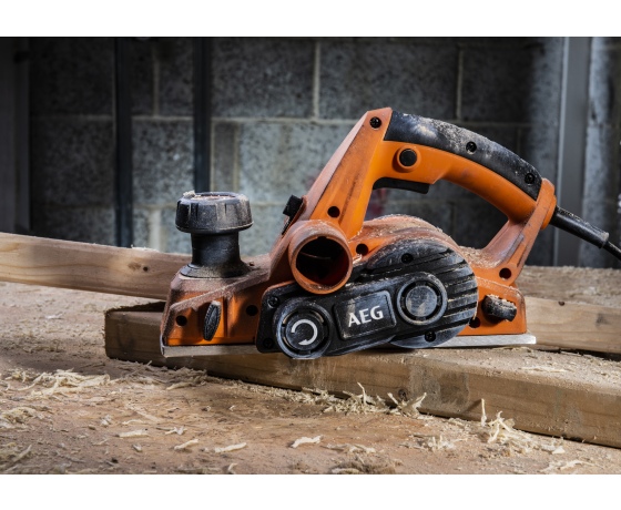 Фото 3 - Рубанок мережевий AEG 700 Вт 82 мм (4935472008)