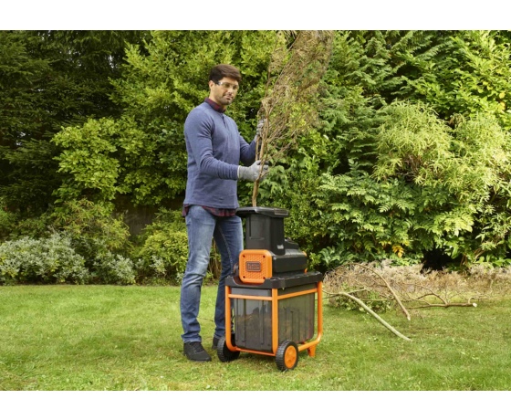 Фото 5 - Подрібнювач садибний Black+Decker 2800 Вт для гілок Ø45 мм